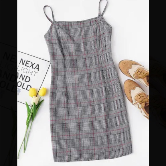 LAST ONE SALE HOST PICK 2/28🎉 Grey Plaid Dress - Picture 3 of 7